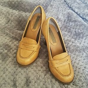 Banana Republic Heels. Loafer Style.